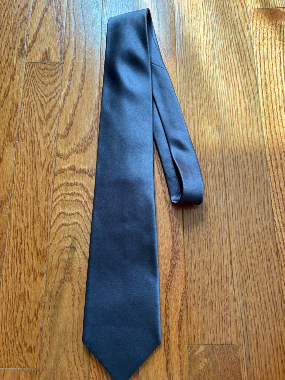 Tom Ford Men’s Silk Tie Gray Solid Satin Sheen Made in Italy